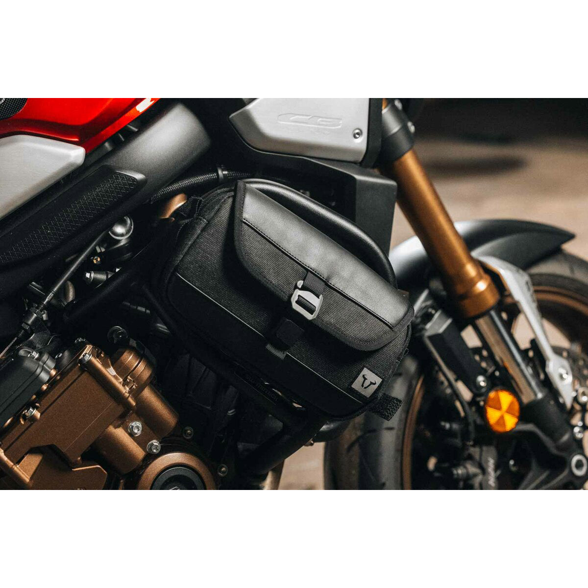 Legend Gear LA9 2.5L Accessory Bag