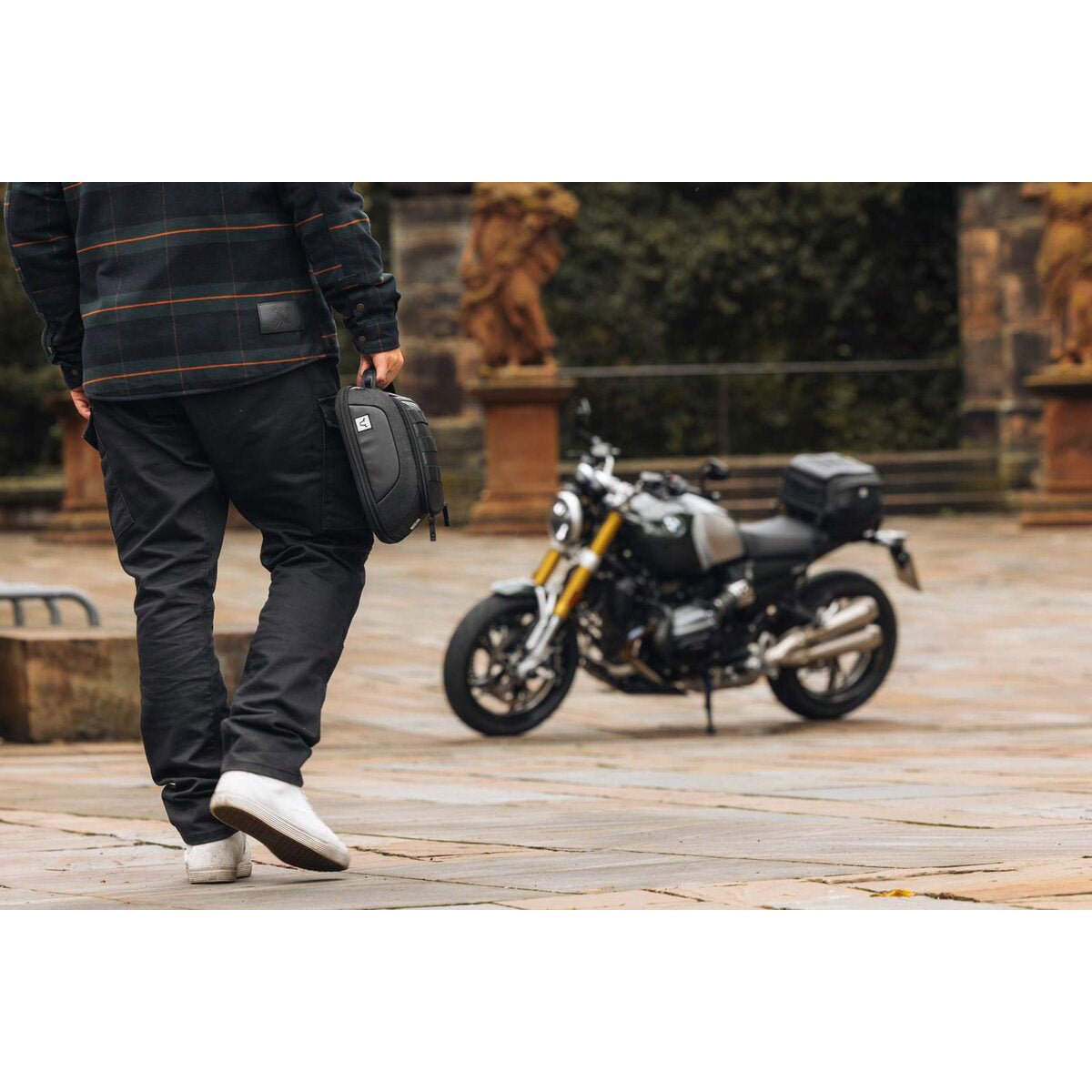 Legend Gear Magnetic Tank Bag LT3 3/5.5L – MotoMotto