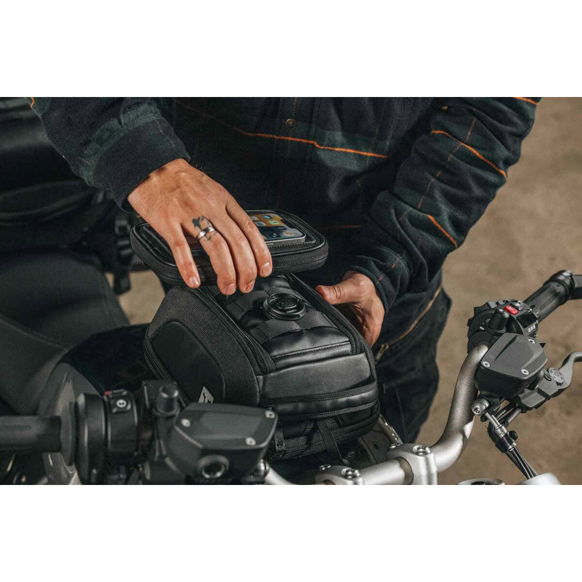 Legend Gear LA11 Smartphone Bag