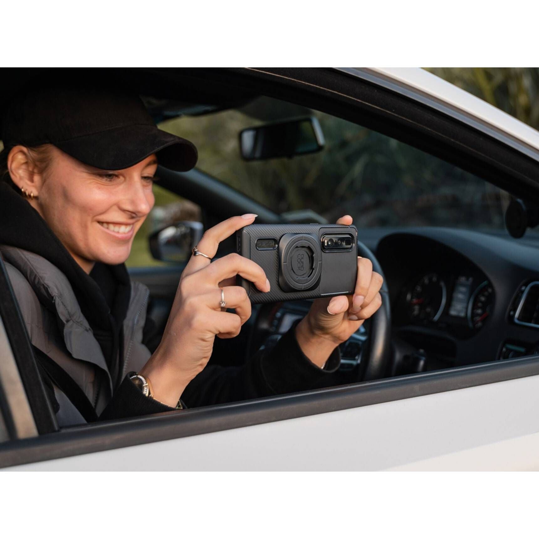 MAG Universal Adaptor