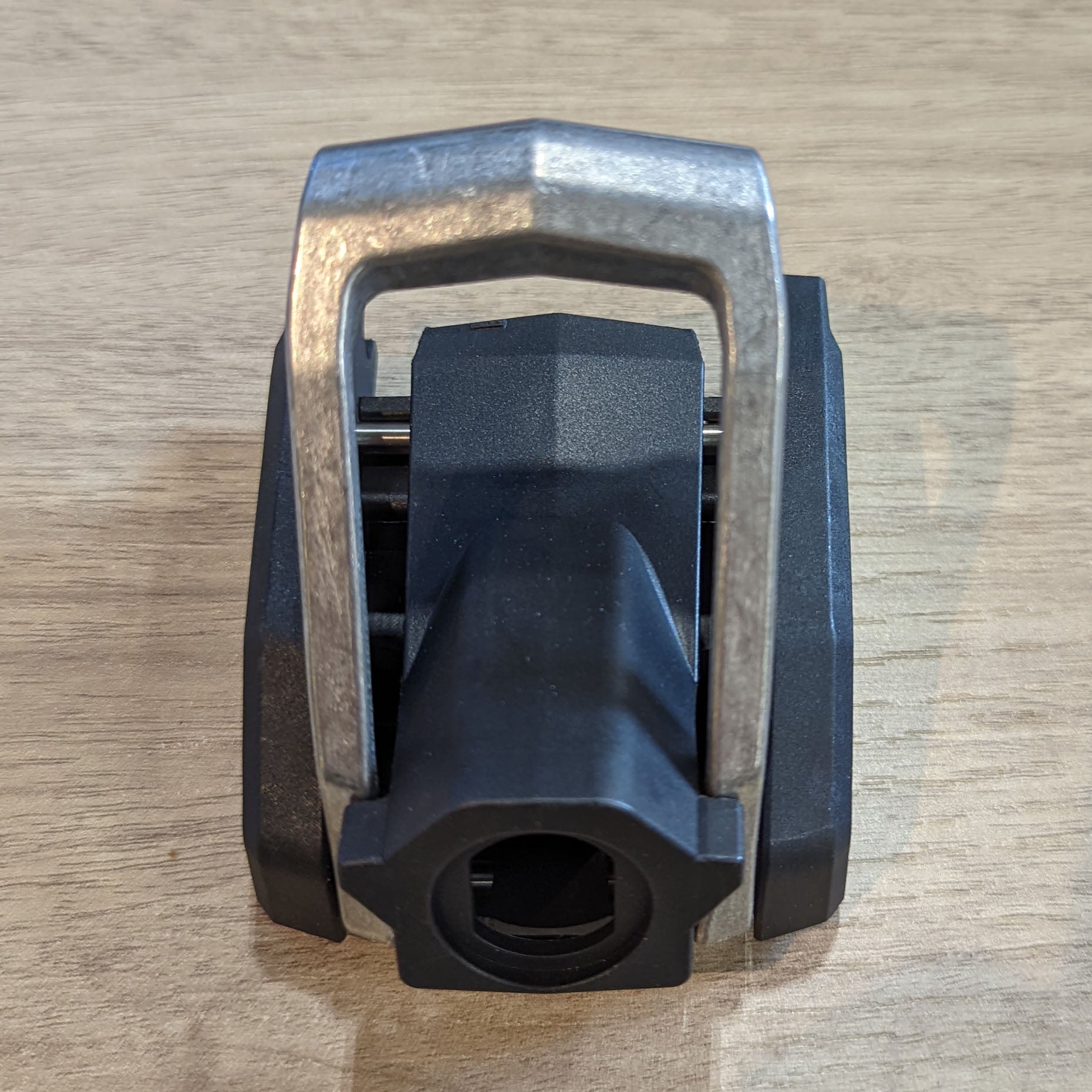 Zega Evo Latch